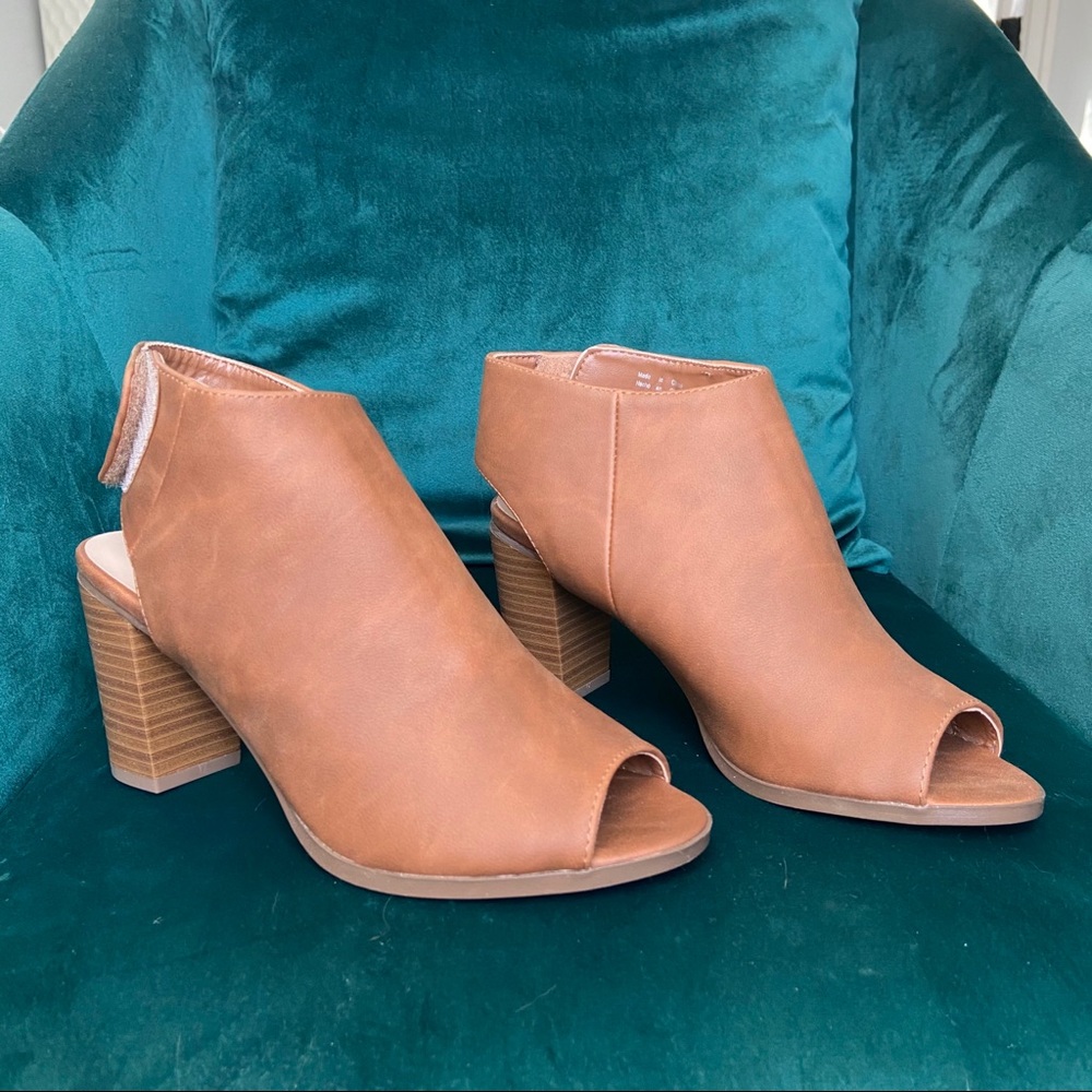 NEW Call It Spring Chestnut Ankle Bootie
